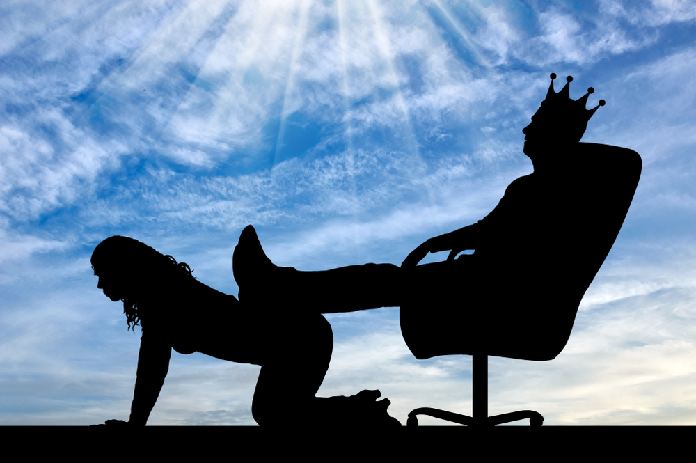 8 Signs You’re in a Relationship With a Narcissist 